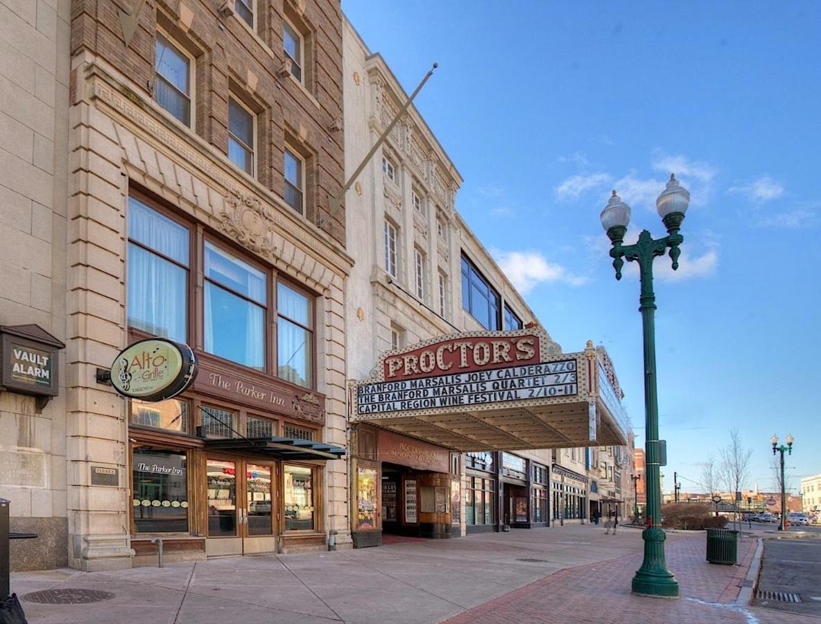 The Parker Inn Schenectady Exterior photo