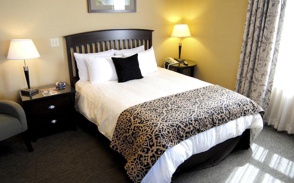 The Parker Inn Schenectady Room photo